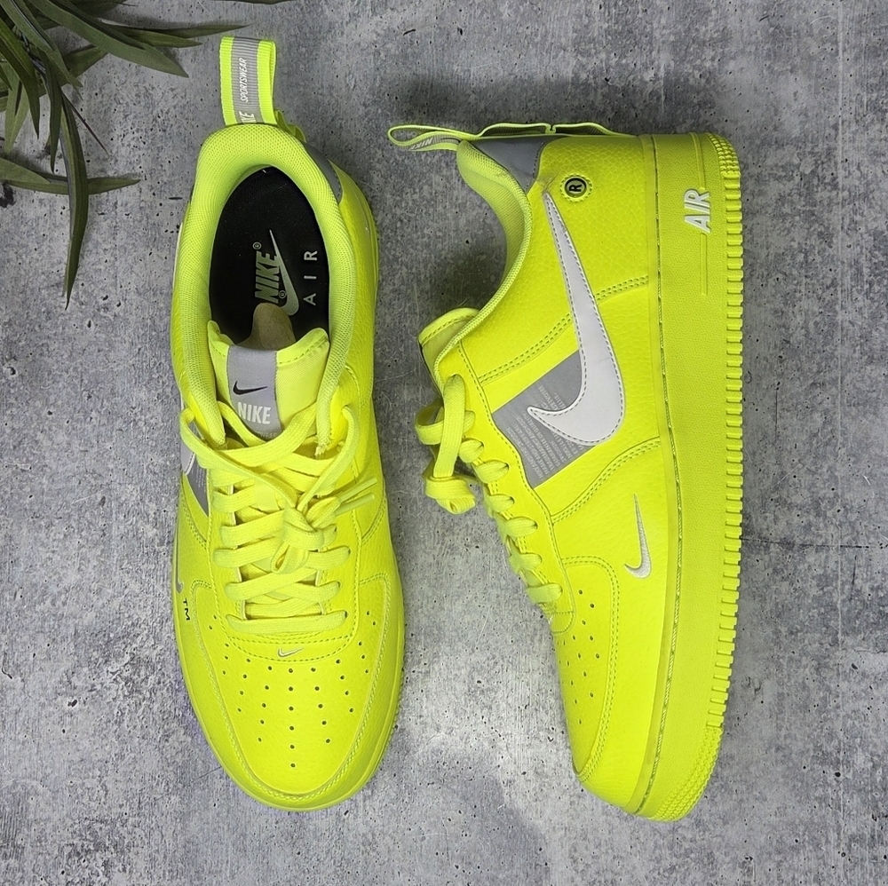 Nike Air Force 1 '07 LV8 Utility Volt Sneakers 2018 Size 11 Neon AJ7747-700